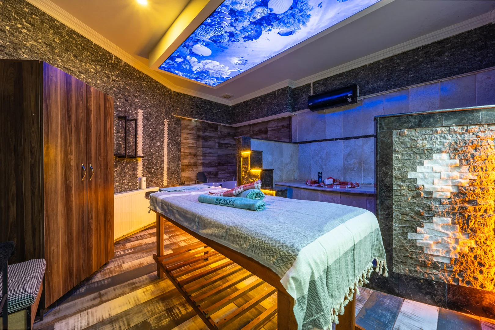 The bamboo corridor and chandeliers at the Neva Spa entrance